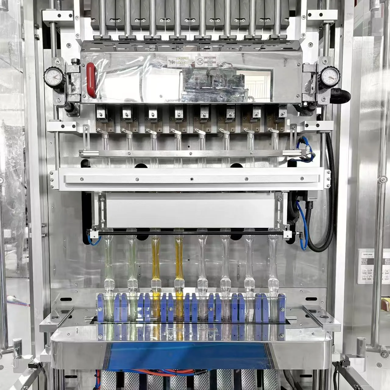 Heat sealing system for ice pop sachets