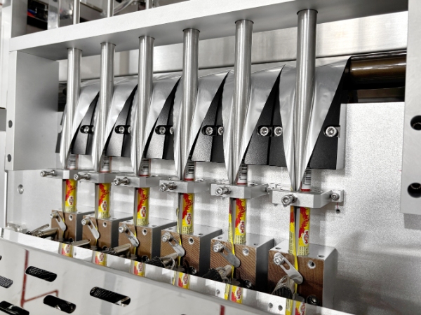 غير النظامية شكل السائل عصا حزمة آلة التعبئة والتغليف غير النظامية شكل السائل عصا حزمة آلة التعبئة والتغليف