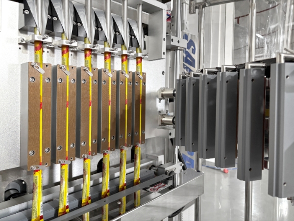 غير النظامية شكل السائل عصا حزمة آلة التعبئة والتغليف غير النظامية شكل السائل عصا حزمة آلة التعبئة والتغليف