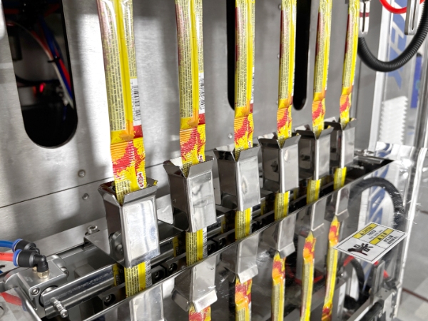 غير النظامية شكل السائل عصا حزمة آلة التعبئة والتغليف غير النظامية شكل السائل عصا حزمة آلة التعبئة والتغليف